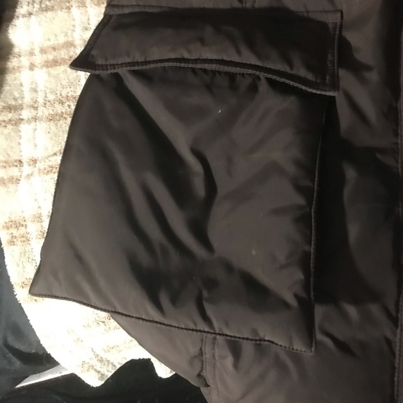 Maternity jacket with zip in insert. Pirchaed in USA but never worn. - Picture 6 of 10